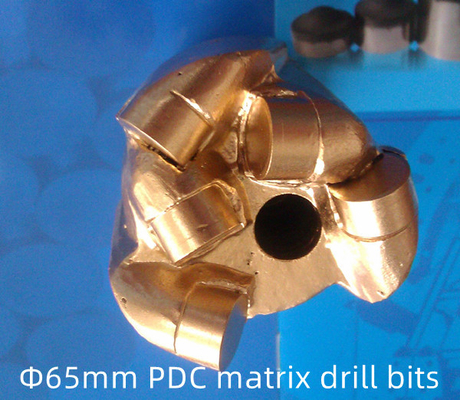 Tubuh Matriks Sertifikat ISO9001 PDC Bor Bit Dia 65mm Penggunaan Tambang Batubara