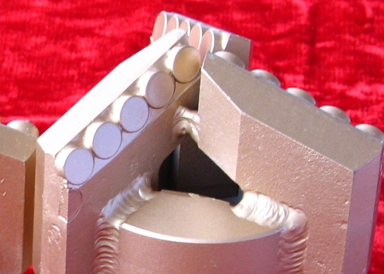 153mm Diameter PDC Drag Bit Untuk Pengeboran Geologi Penambangan Batubara